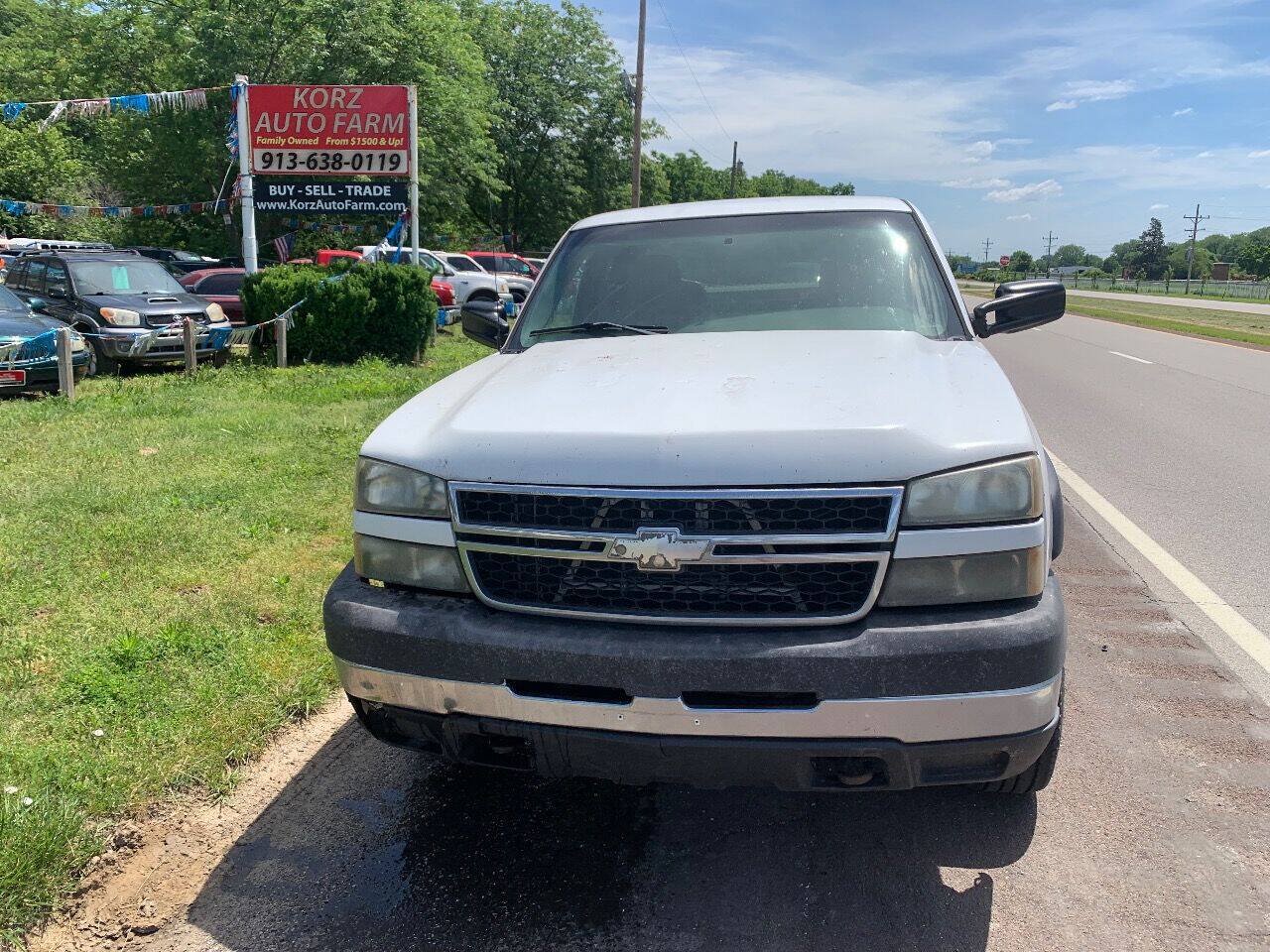 Used 2006 Chevrolet Silverado 2500 W/T AWD/4WD image 10