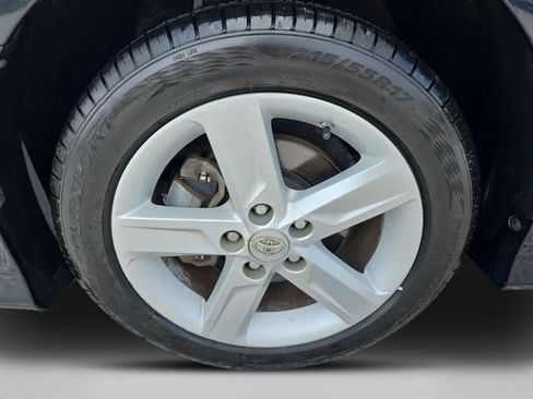 Used 2014 Toyota Camry SE w/ Moonroof Package image 10