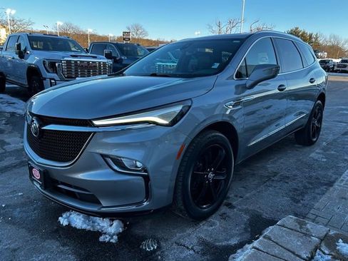 Used 2023 Buick Enclave Essence w/ Experience Buick Package image 3