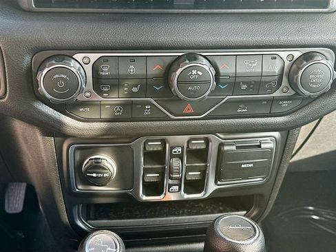 New 2026 Jeep Gladiator Sport AWD/4WD image 16