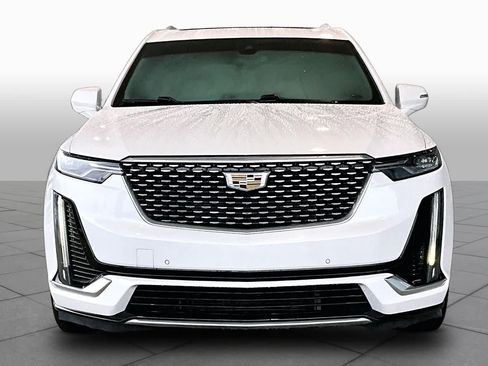 Used 2021 Cadillac XT6 Premium Luxury FWD image 3