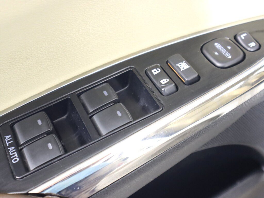 Used 2015 Toyota Avalon Limited FWD image 28