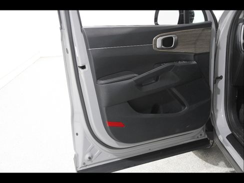 Used 2022 Kia Sorento S image 4