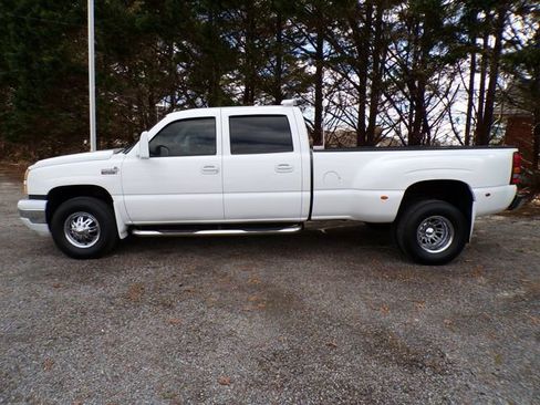 Used 2007 Chevrolet Silverado 3500 LT w/ Heavy-Duty Power Package image 2