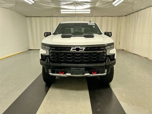 Used 2022 Chevrolet Silverado 1500 ZR2 w/ Technology Package image 3