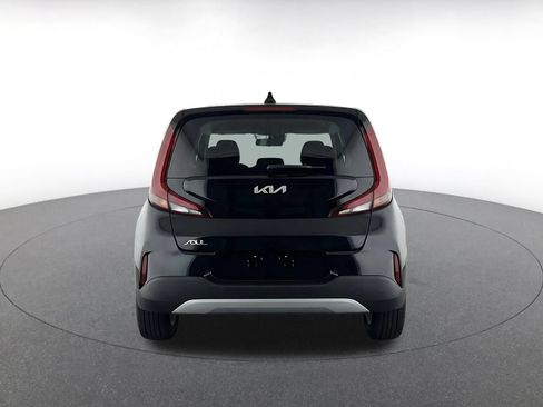 Used 2025 Kia Soul LX w/ LX Technology Package FWD image 8