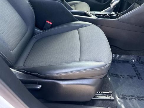 Used 2025 Buick Encore GX Preferred FWD image 16
