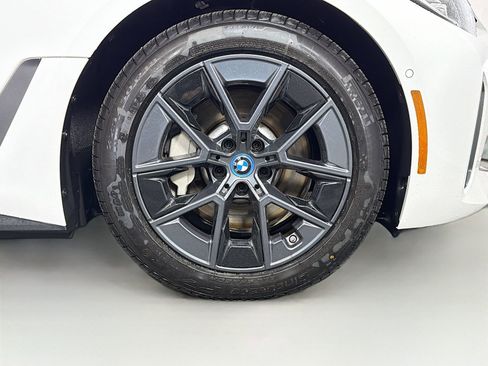 Used 2024 BMW i4 xDrive40i image 33