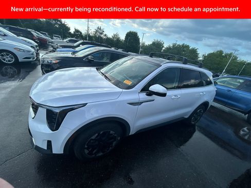 Certified 2024 Kia Sorento S w/ Panoramic Sunroof Package FWD image 13