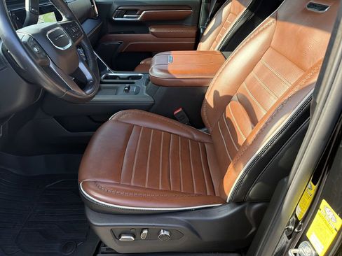 Used 2024 GMC Sierra 2500 Denali Ultimate image 8