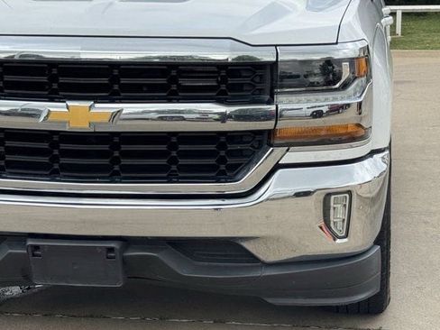Used 2018 Chevrolet Silverado 1500 LT w/ Texas Edition RWD image 9