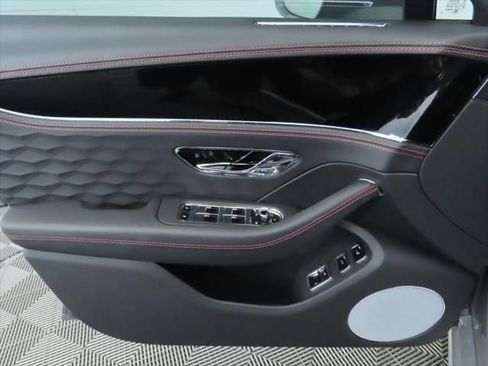 New 2025 Bentley Flying Spur Plug-In Hybrid image 26