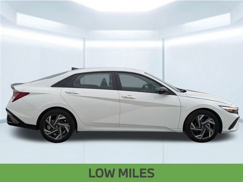 Used 2025 Hyundai Elantra Sport image 8