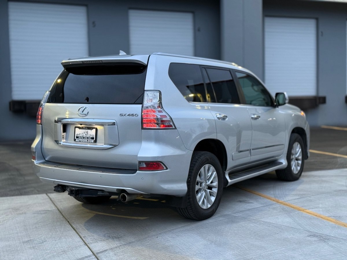 Used 2018 Lexus GX 460 Premium w/ Premium Package AWD/4WD image 4