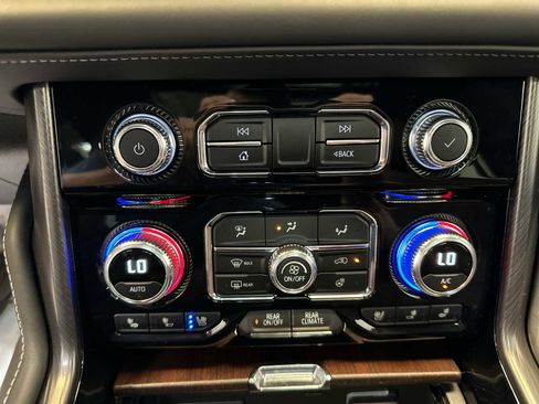 Used 2024 GMC Yukon Denali Ultimate image 19