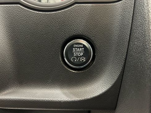 Used 2010 Dodge Challenger R/T RWD image 16