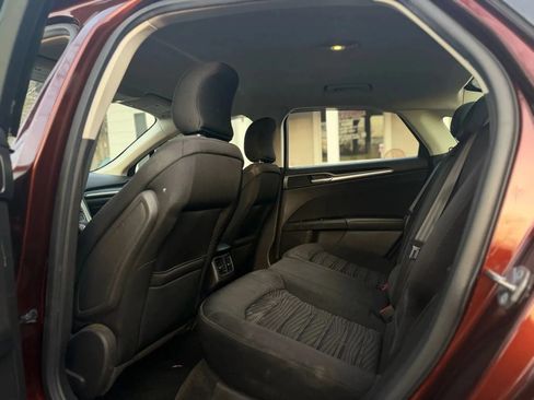 Used 2016 Ford Fusion SE FWD image 10