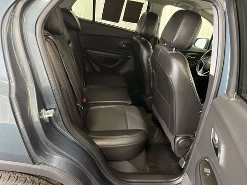 Used 2022 Chevrolet Trax LT w/ Driver Confidence Package image 26