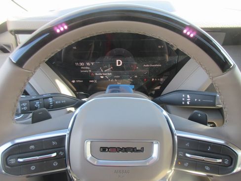 New 2026 GMC Yukon Denali w/ Denali Reserve Package image 18