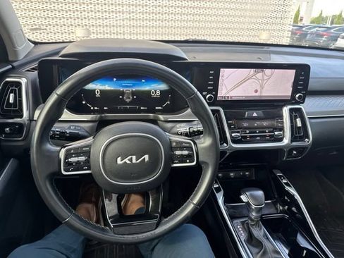 Used 2023 Kia Sorento SX AWD/4WD image 6