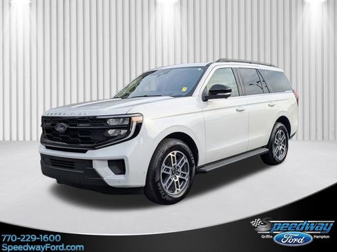 Certified 2025 Ford Expedition Active image 1