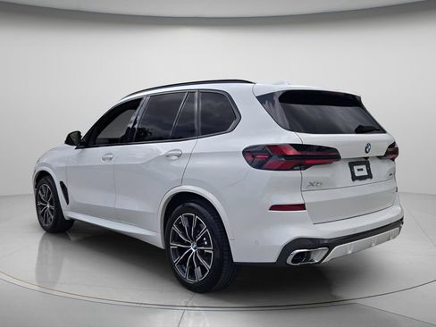 Used 2026 BMW X5 sDrive40i w/ Executive Package RWD image 7