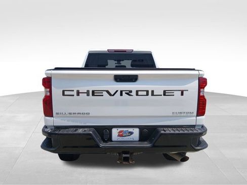 Certified 2022 Chevrolet Silverado 2500 Custom w/ Custom Convenience Package AWD/4WD image 4