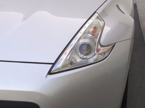 Used 2011 Nissan 370Z Coupe w/ Sport Pkg RWD image 6
