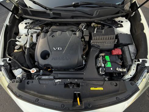 Used 2016 Nissan Maxima Platinum w/ Interior Lighting Package FWD image 14