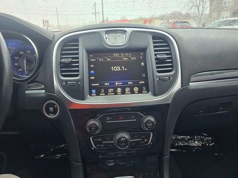 Used 2016 Chrysler 300 C image 21
