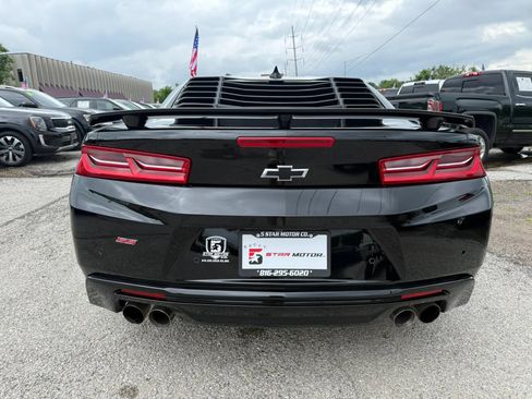 Used 2016 Chevrolet Camaro SS RWD image 4