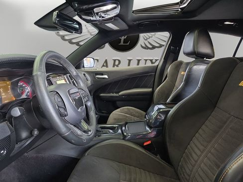 Used 2017 Dodge Charger R/T image 9