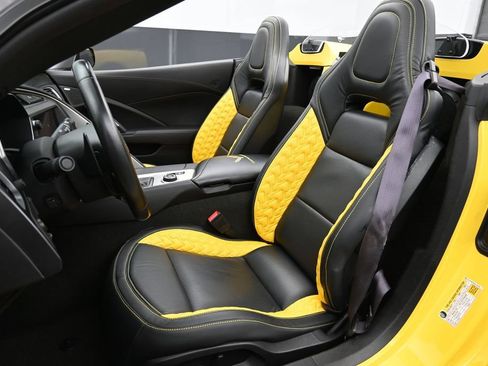 Used 2016 Chevrolet Corvette Stingray Convertible RWD image 12