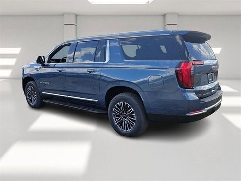 New 2026 GMC Yukon XL Elevation image 3