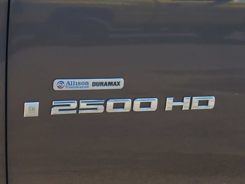 Used 2007 GMC Sierra 2500 SLE w/ Z71 Off-Road Package AWD/4WD image 17