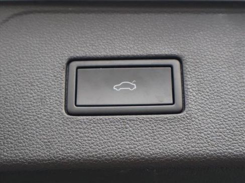 Used 2023 Volkswagen Atlas SE AWD/4WD image 7