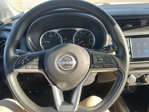 Used 2022 Nissan Kicks S image 12