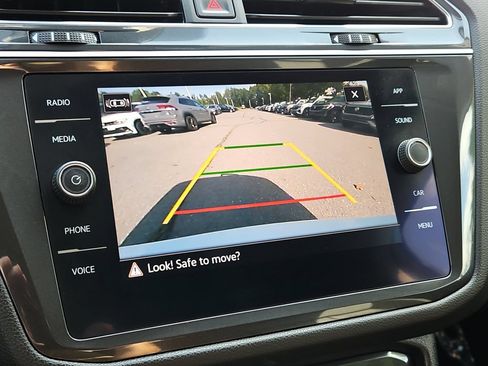 Certified 2022 Volkswagen Tiguan SE AWD/4WD image 15