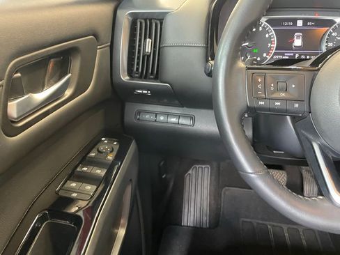 Certified 2024 Nissan Pathfinder SL image 13