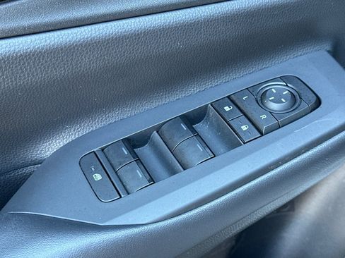 Used 2024 Toyota Prius Prime FWD image 12