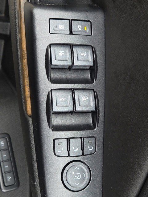 Used 2018 GMC Yukon XL Denali w/ Open Road Package AWD/4WD image 23