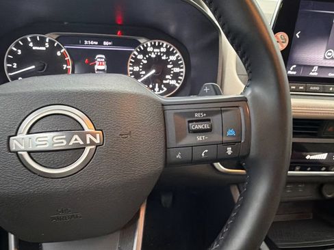 Used 2025 Nissan Rogue SV AWD/4WD image 26
