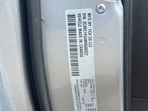 Used 2021 Chrysler Pacifica Touring w/ S Appearance Package FWD image 44
