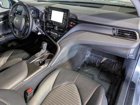 Used 2022 Toyota Camry SE w/ Carpet Mat Package (TMS) FWD image 21