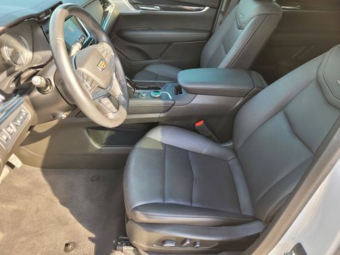 Used 2024 Cadillac XT5 Premium Luxury w/ Technology Package FWD image 3