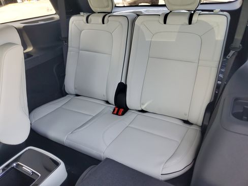 New 2026 Lincoln Aviator Black Label w/ Dynamic Handling Package AWD/4WD image 27