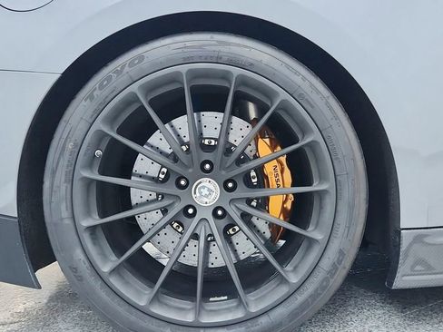 Used 2015 Nissan GT-R Premium image 14