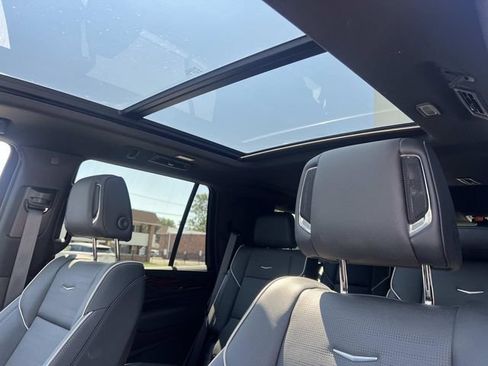 Certified 2024 Cadillac Escalade Premium Luxury AWD/4WD image 19