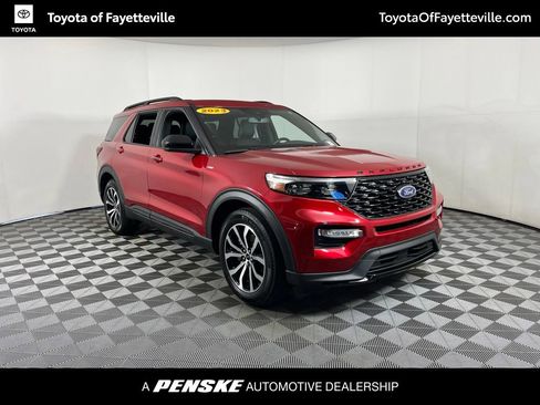 Used 2023 Ford Explorer ST-Line w/ Class IV Trailer Tow Package RWD image 18