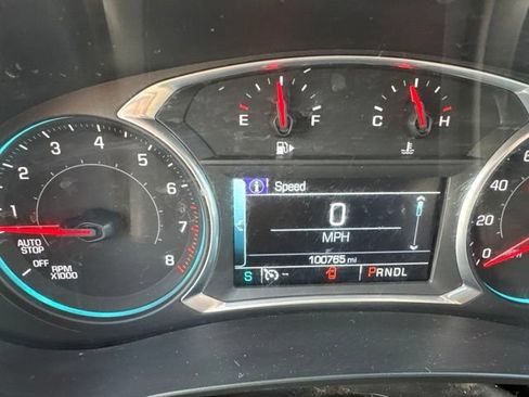 Used 2017 Chevrolet Malibu LT w/ Leather Package FWD image 6